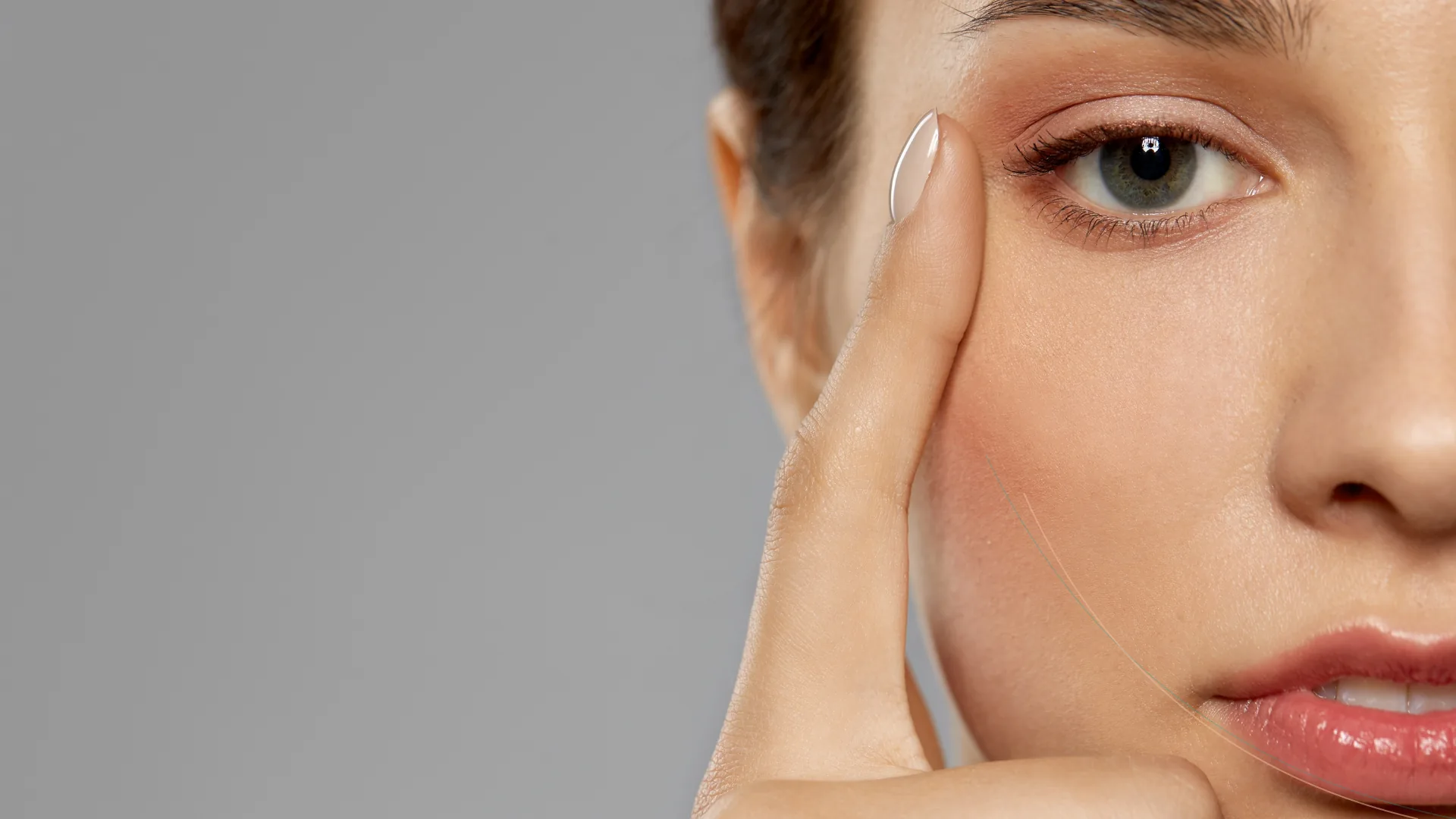 Microneedling lineas expresion ojos
